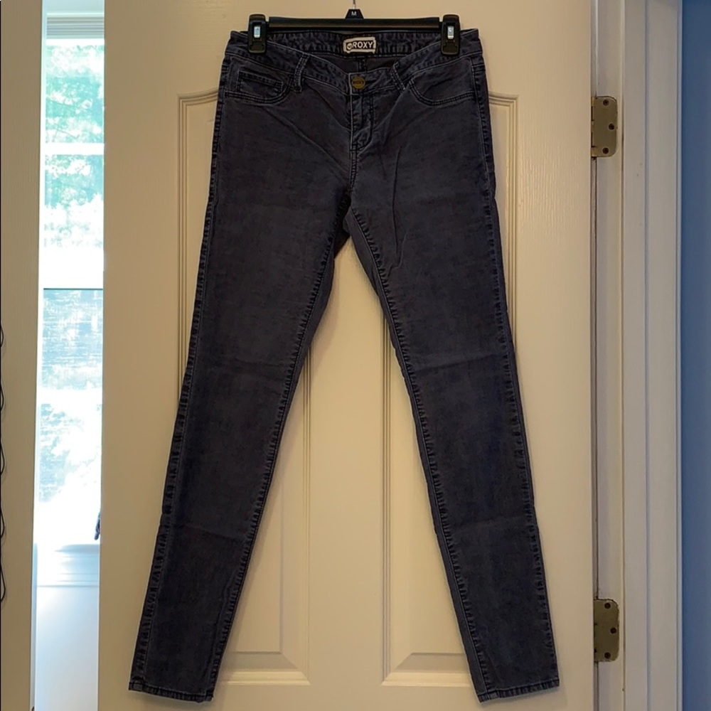 Gently worn Roxy skinny cords in size 7